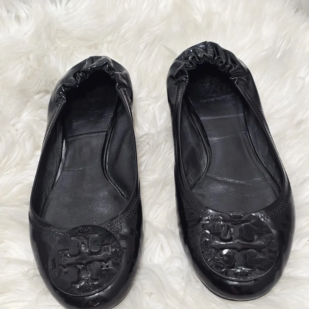 Tory Burch Black Patent Logo Round-Toe Ballet Flats